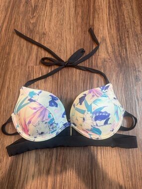 Victoria’s Secret bikini top